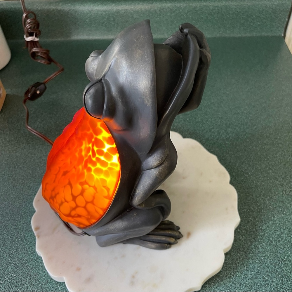Vintage Frog Lamp Amber Glass Shell Lamp Night Light Tested Works - Picture 3 of 13